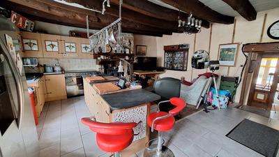 Maison - 170 m² - 9 pièces