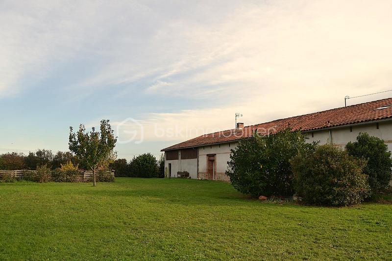 Longère - 275 m² - 7 pièces