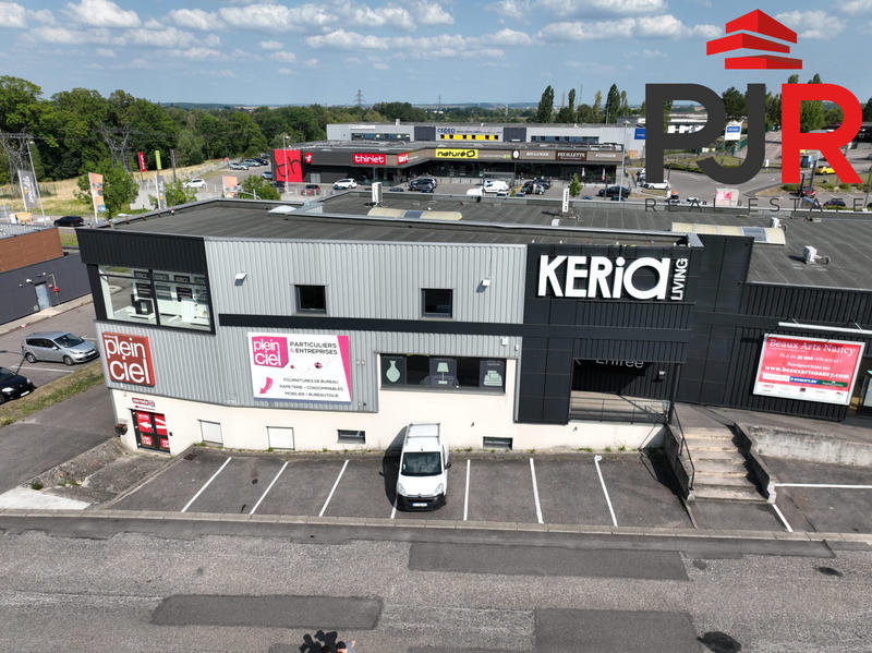 Local commercial - 1 360 m²