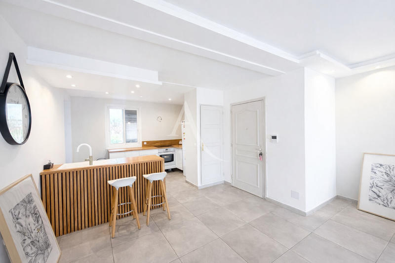 Appartement - 104 m² - 4 pièces