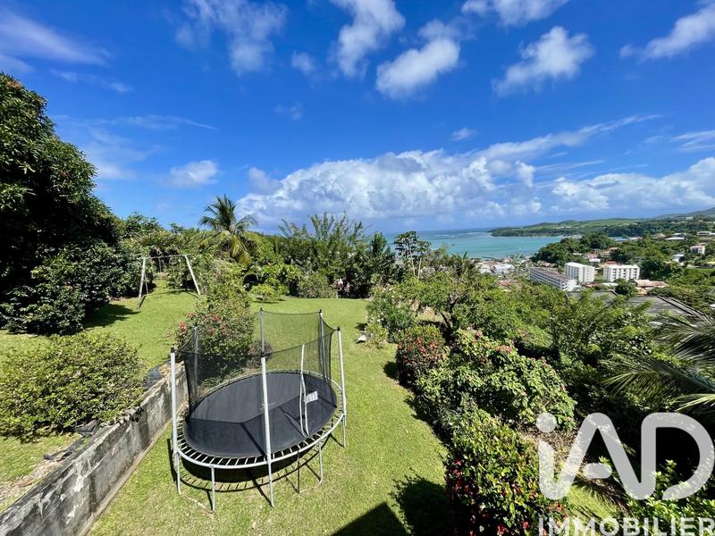 Maison - 97 m² - 5 pièces