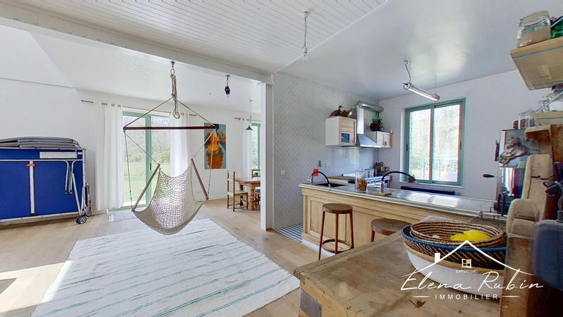 Propriété - 200 m² - 8 pièces