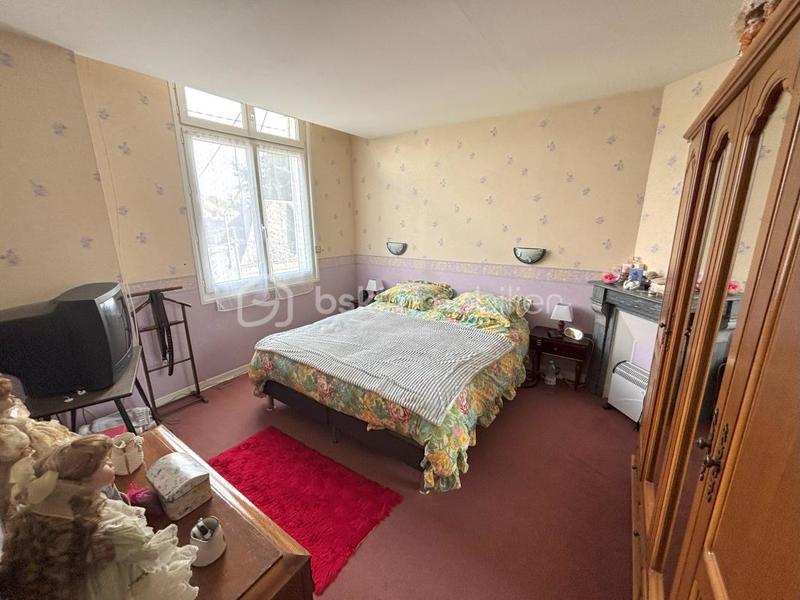 Maison - 230 m² - 7 pièces