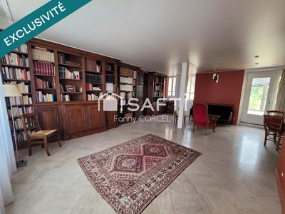 Maison - 298 m² - 10 pièces