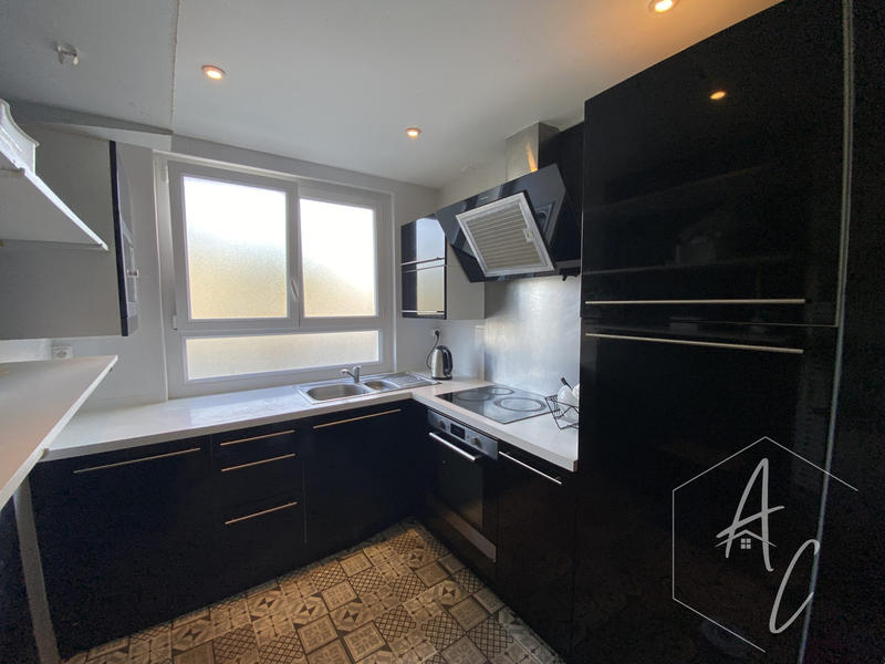 Appartement - 65 m² - 4 pièces