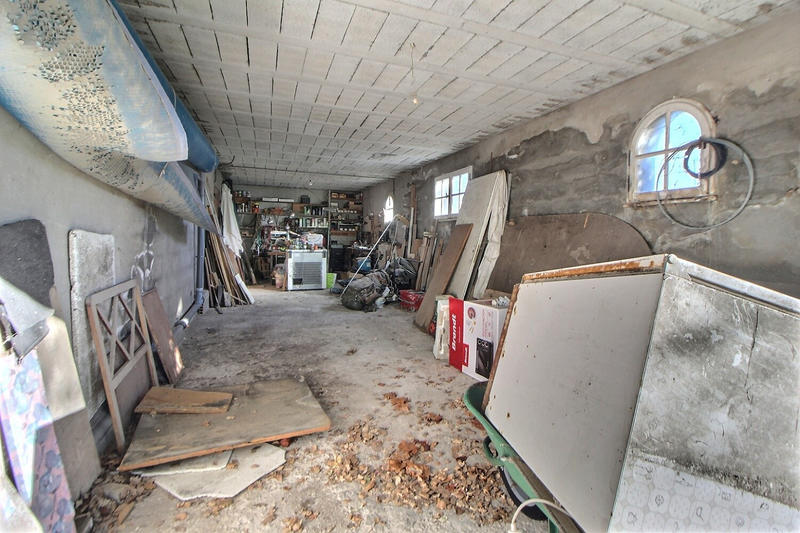 Maison - 303 m² - 8 pièces