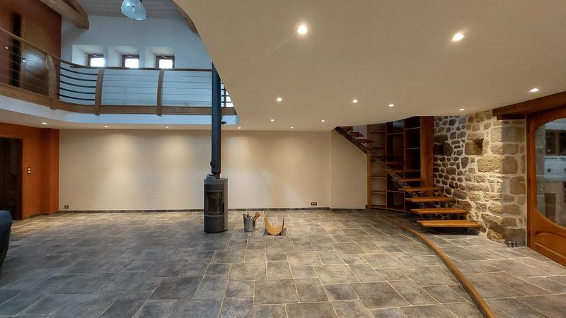 Maison - 300 m² - 8 pièces