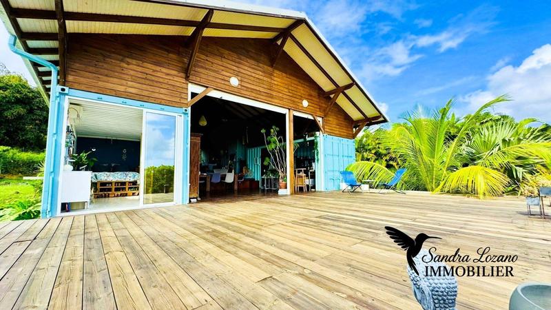 Propriété - 241 m² - 12 pièces