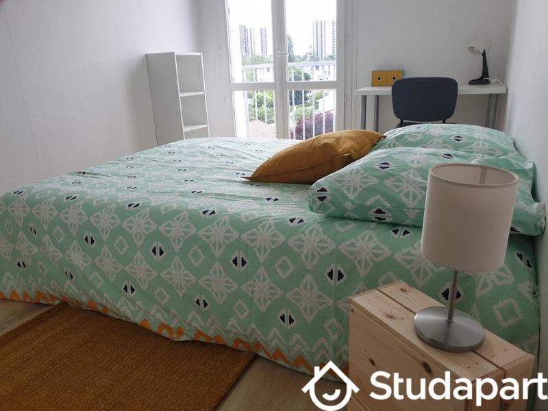 Chambre - 11 m² - 1 pièce