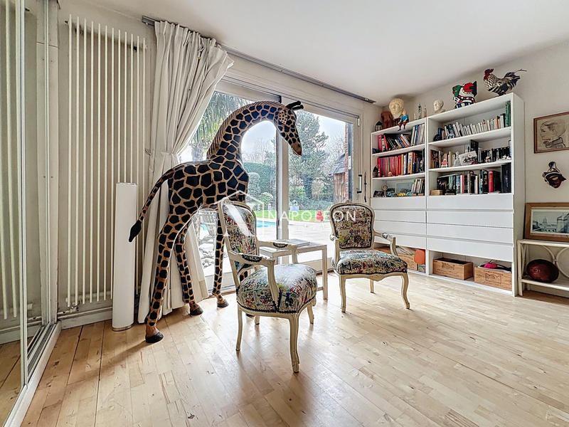 Maison - 200 m² - 6 pièces