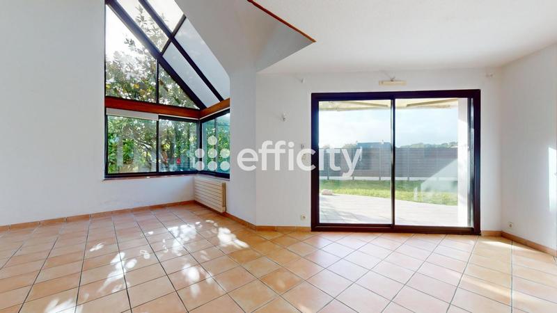 Maison traditionnelle - 182 m² - 7 pièces