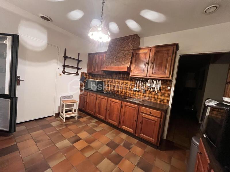 Demeure - 192 m² - 9 pièces