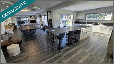 Maison - 270 m² - 7 pièces