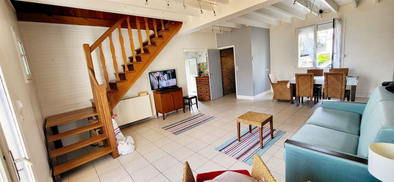 Maison - 93 m² - 5 pièces