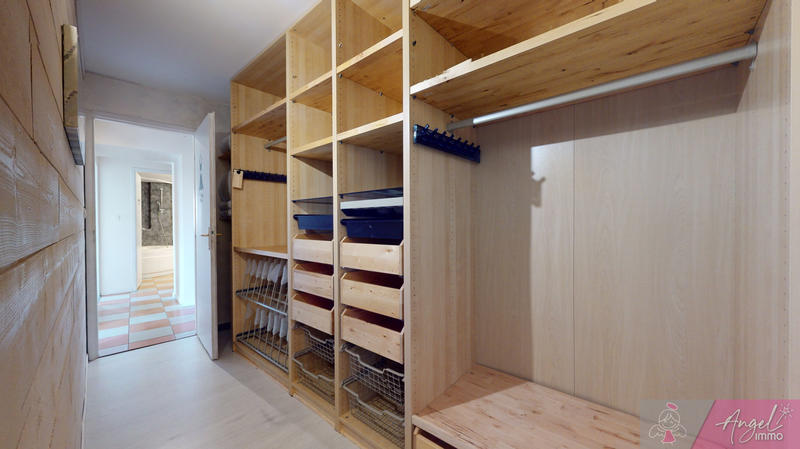 Maison - 203 m² - 8 pièces