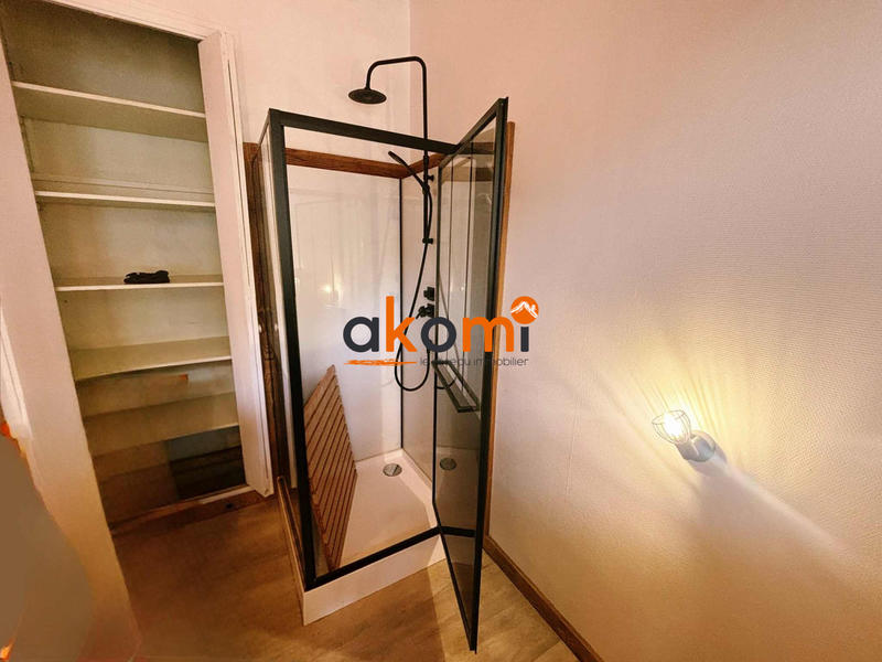 Local commercial - 232 m² - 9 pièces