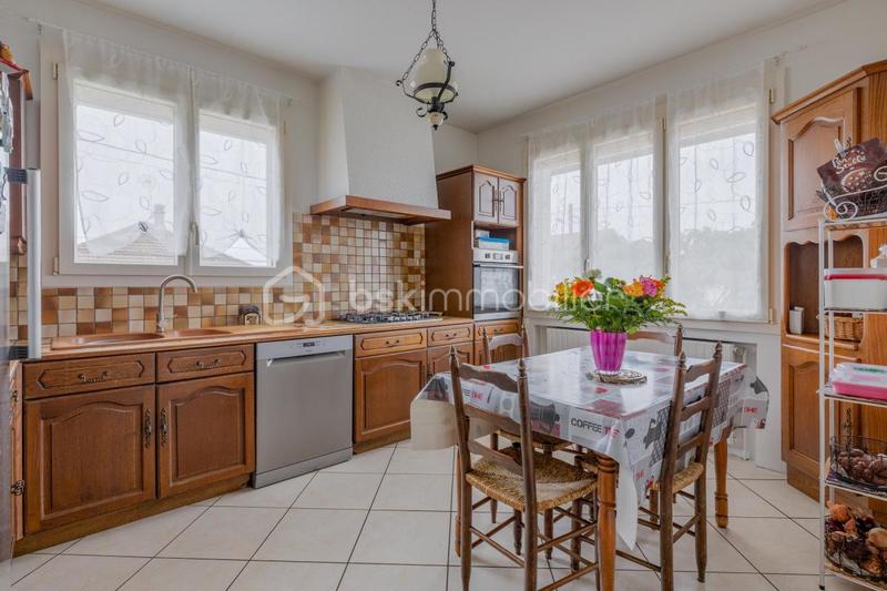 Maison - 200 m² - 6 pièces