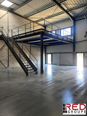 Entrepôt - 231 m²