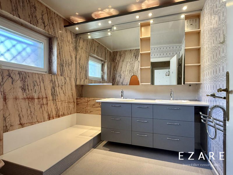 Maison - 185 m² - 6 pièces