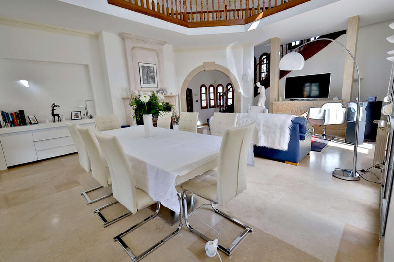 Maison - 278 m² - 8 pièces