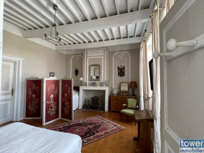 Maison - 750 m² - 10 pièces