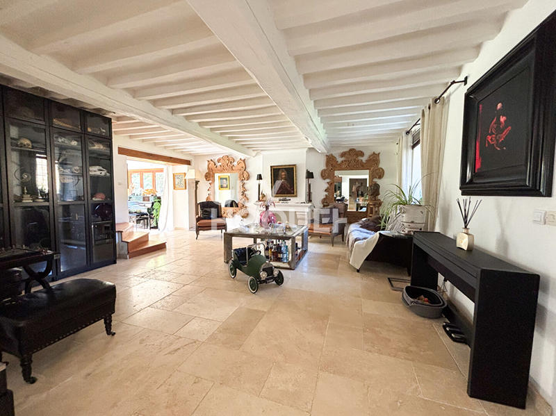 Maison - 460 m² - 16 pièces