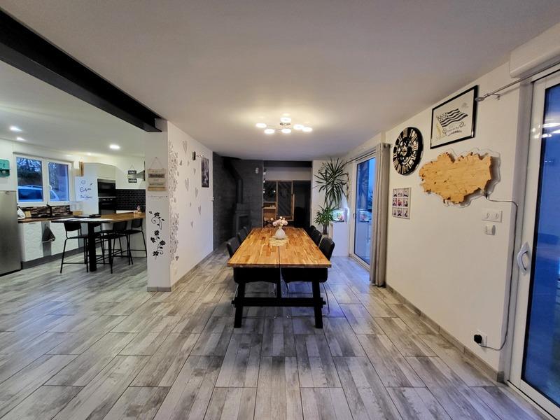 Maison - 330 m² - 15 pièces