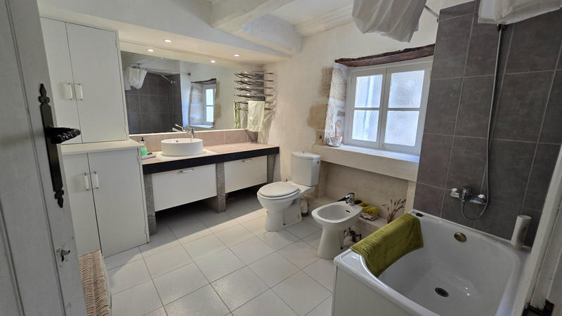 Maison - 245 m² - 7 pièces