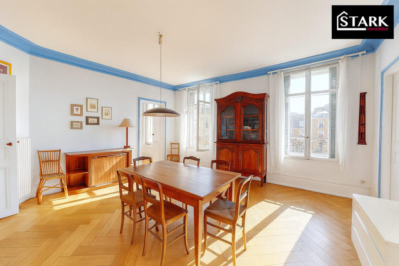 Appartement - 167 m² - 6 pièces