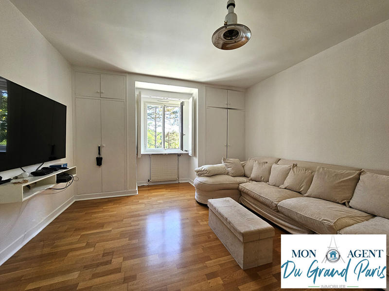 Maison - 250 m² - 8 pièces