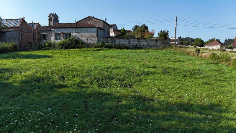 Terrain constructible - 1 640 m²