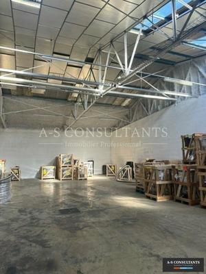Entrepôt - 580 m²