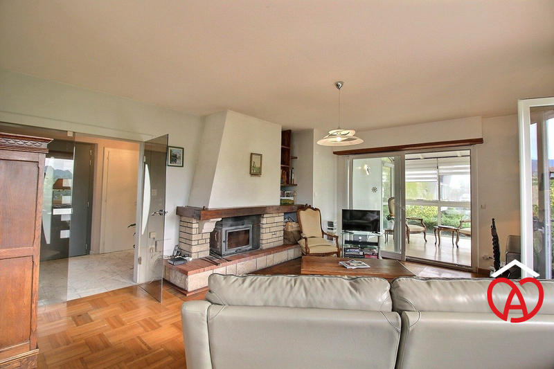 Maison - 216 m² - 8 pièces