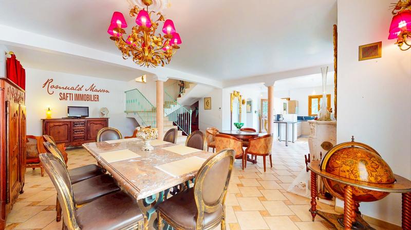 Maison - 160 m² - 6 pièces