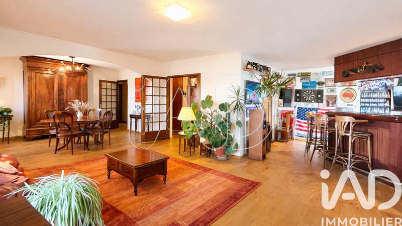 Maison - 195 m² - 8 pièces