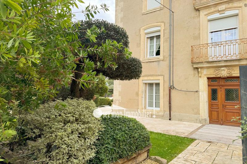 Maison - 273 m² - 8 pièces