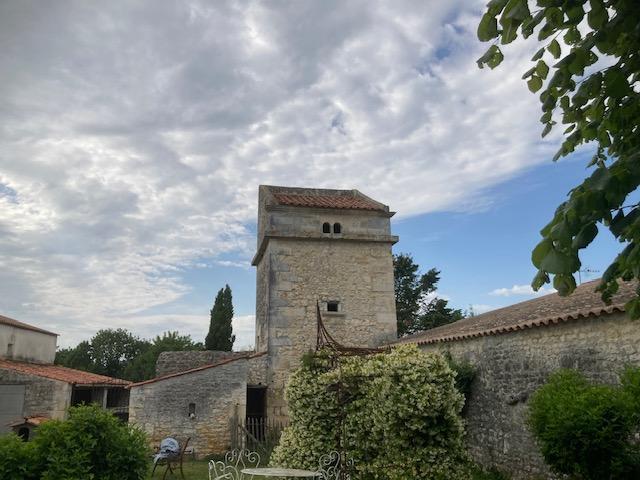 Propriété - 473 m² - 15 pièces