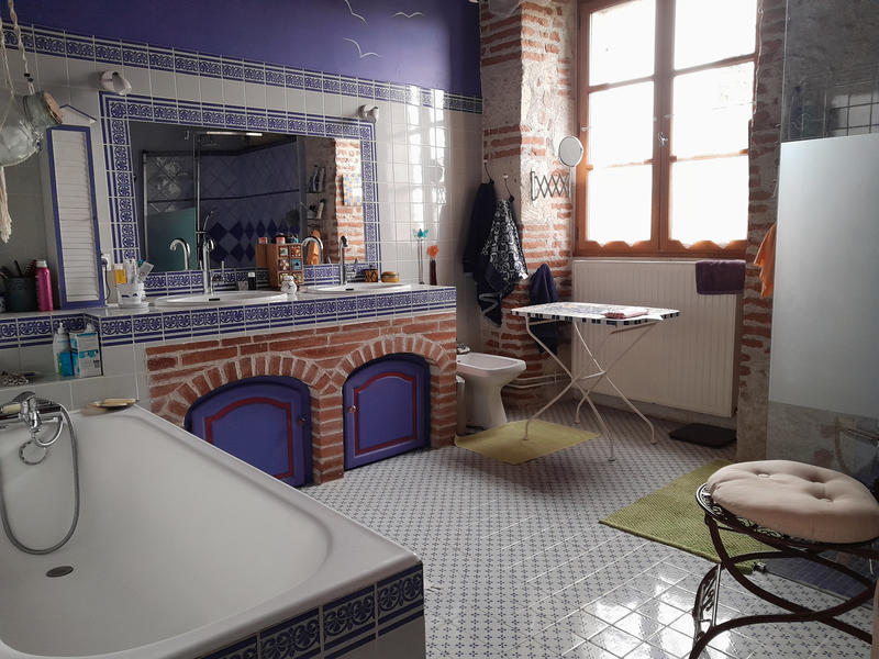 Maison - 240 m² - 8 pièces