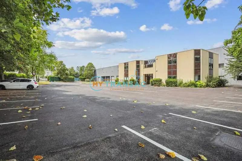 Entrepôt - 4 542 m²