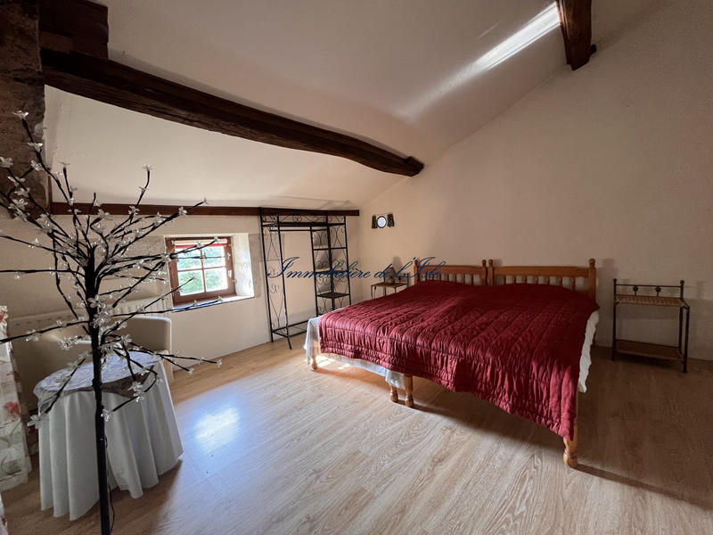 Maison - 239 m² - 7 pièces