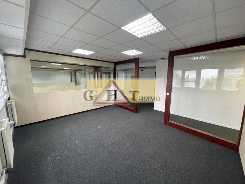 Bureau - 247 m²