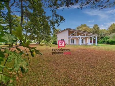 Maison - 225 m² - 8 pièces