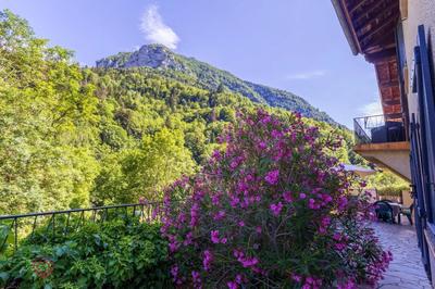 Propriété - 236 m² - 9 pièces