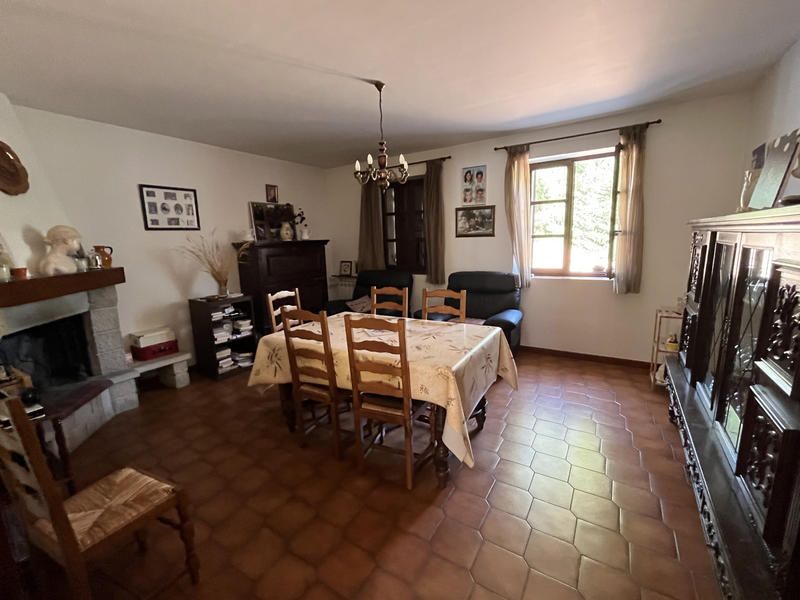 Propriété - 176 m² - 10 pièces