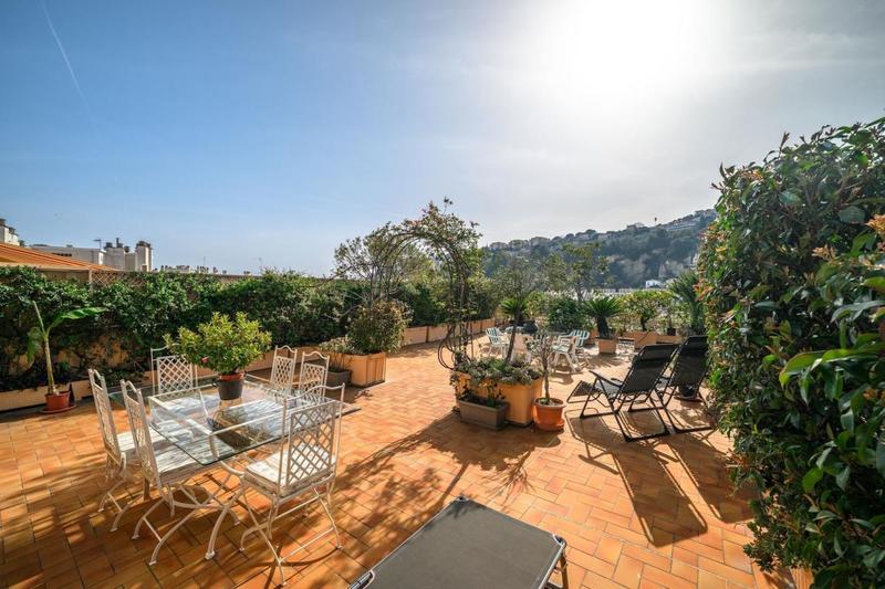 Appartement - 135 m² - 6 pièces