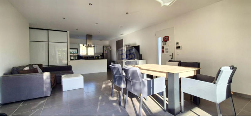 Villa - 90 m² - 4 pièces