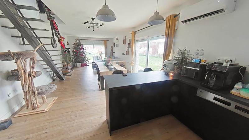 Maison - 155 m² - 6 pièces