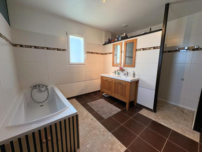 Maison ancienne - 193 m² - 7 pièces