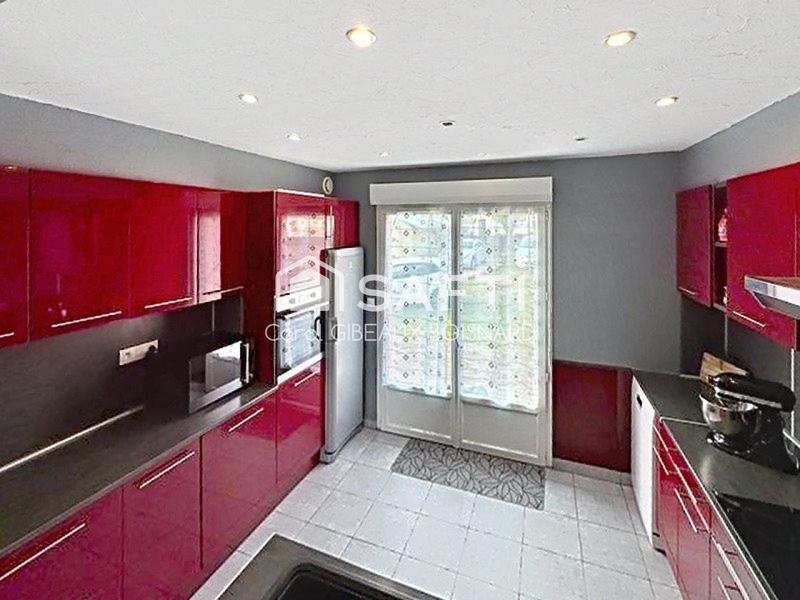 Maison - 87 m² - 5 pièces