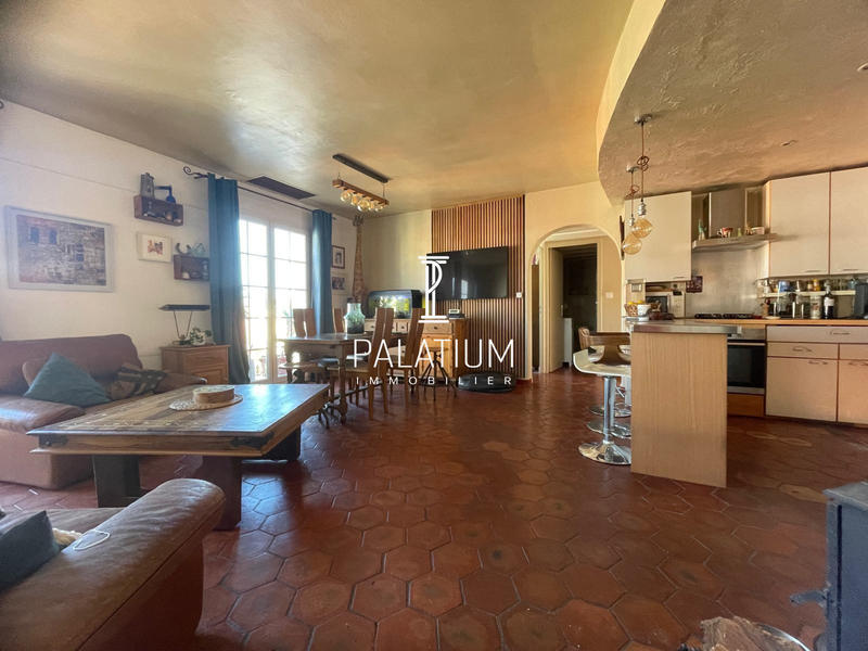 Appartement - 169 m² - 9 pièces